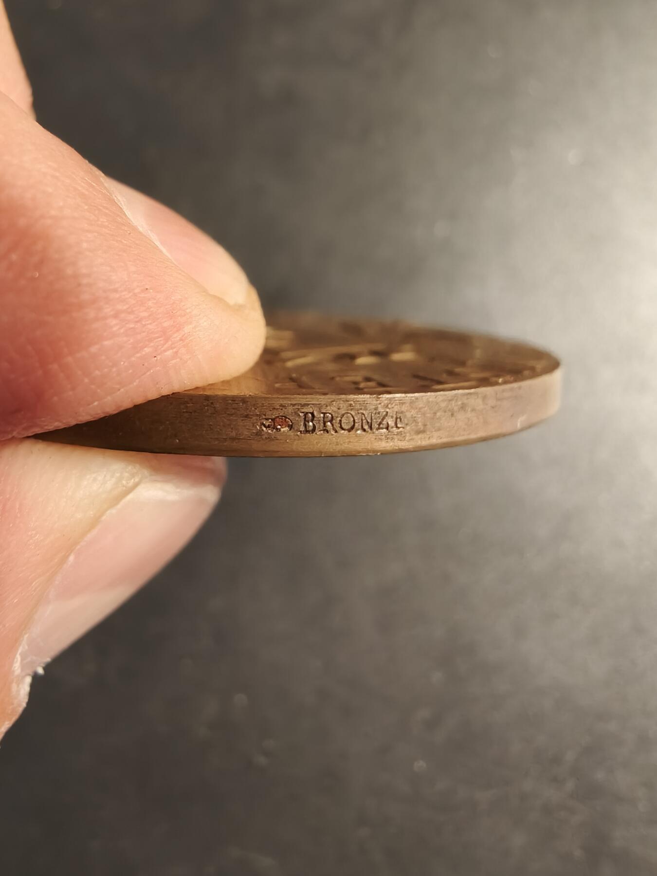 老王徽章第173期 法国农业协会农业竞赛大铜章     原盒    大师阿尔菲·杜布瓦作品     直径50mm      重量61.7g