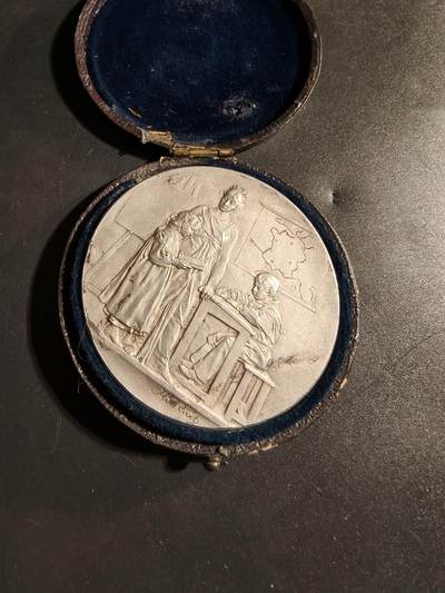 老王徽章第173期 - 法国图卢兹市小学教育证书镀银大铜章     原盒      大师里维特作品      直径50mm      重量71.1g