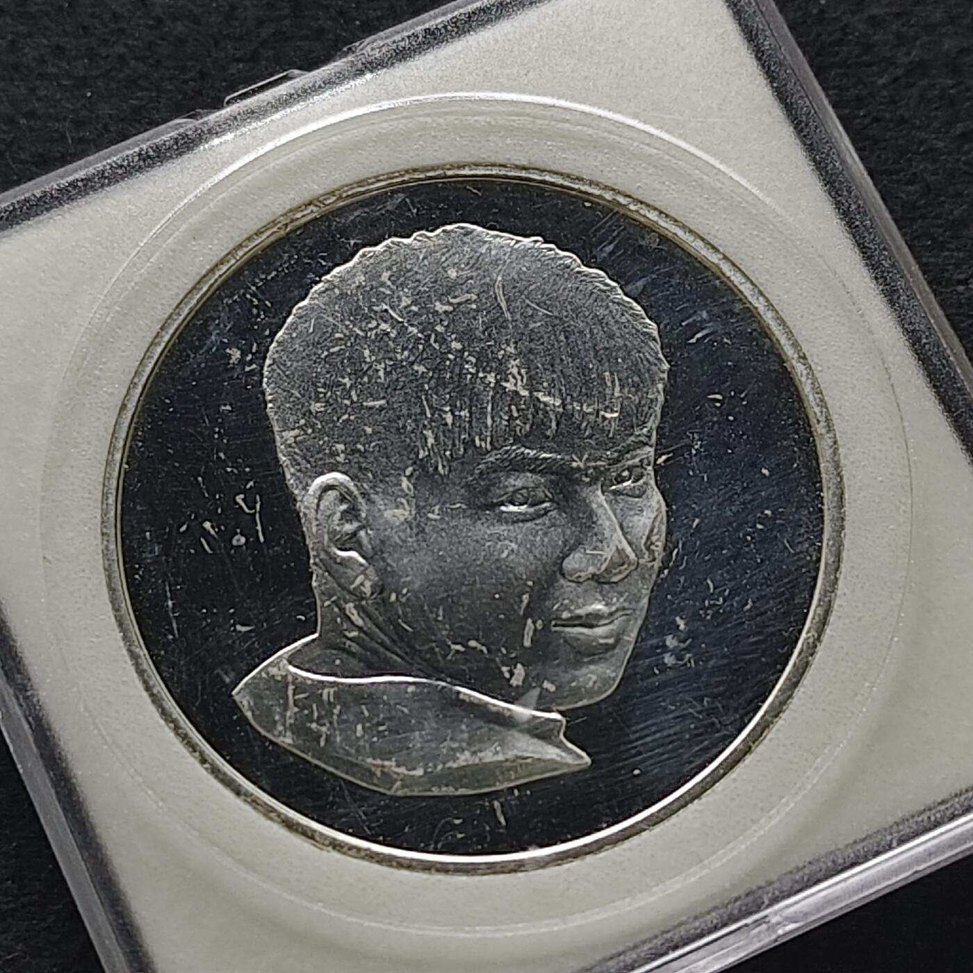 【全场包邮】纯粹捡漏拍491场（免费代拍第28场） 【银章】日本造币厂2006年知名演员石原裕次郎从影50周年彩色精制（20克）纪念银章