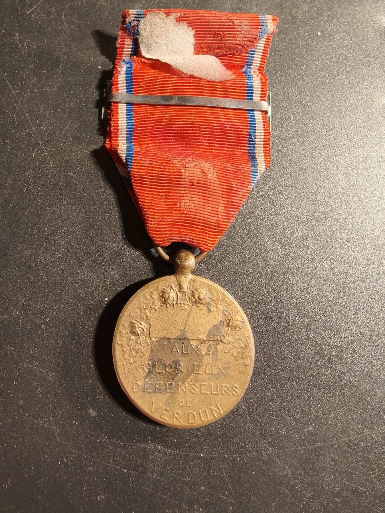 老王徽章第173期 法国一战凡尔登战役奖章    带凡尔登勋条    大师普鲁多姆版   美品