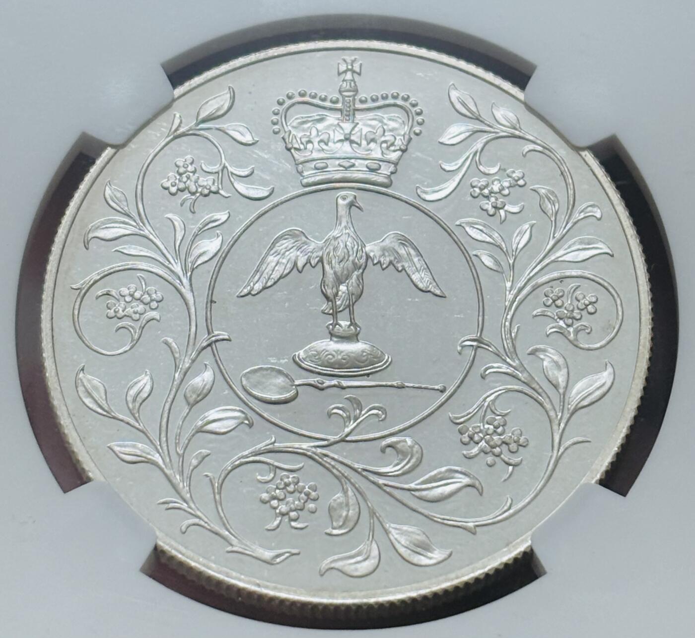 文馨钱币收藏 迎新纳福2026新年第一场（第 287 场）金银老铜币拍卖 NGC 评级 PF67 分 1977 年英国女王伊丽莎白二世登基 25 周年 25 便士大克朗精制大银币，28.28 克，925 高银，镜面工艺，设计感很强