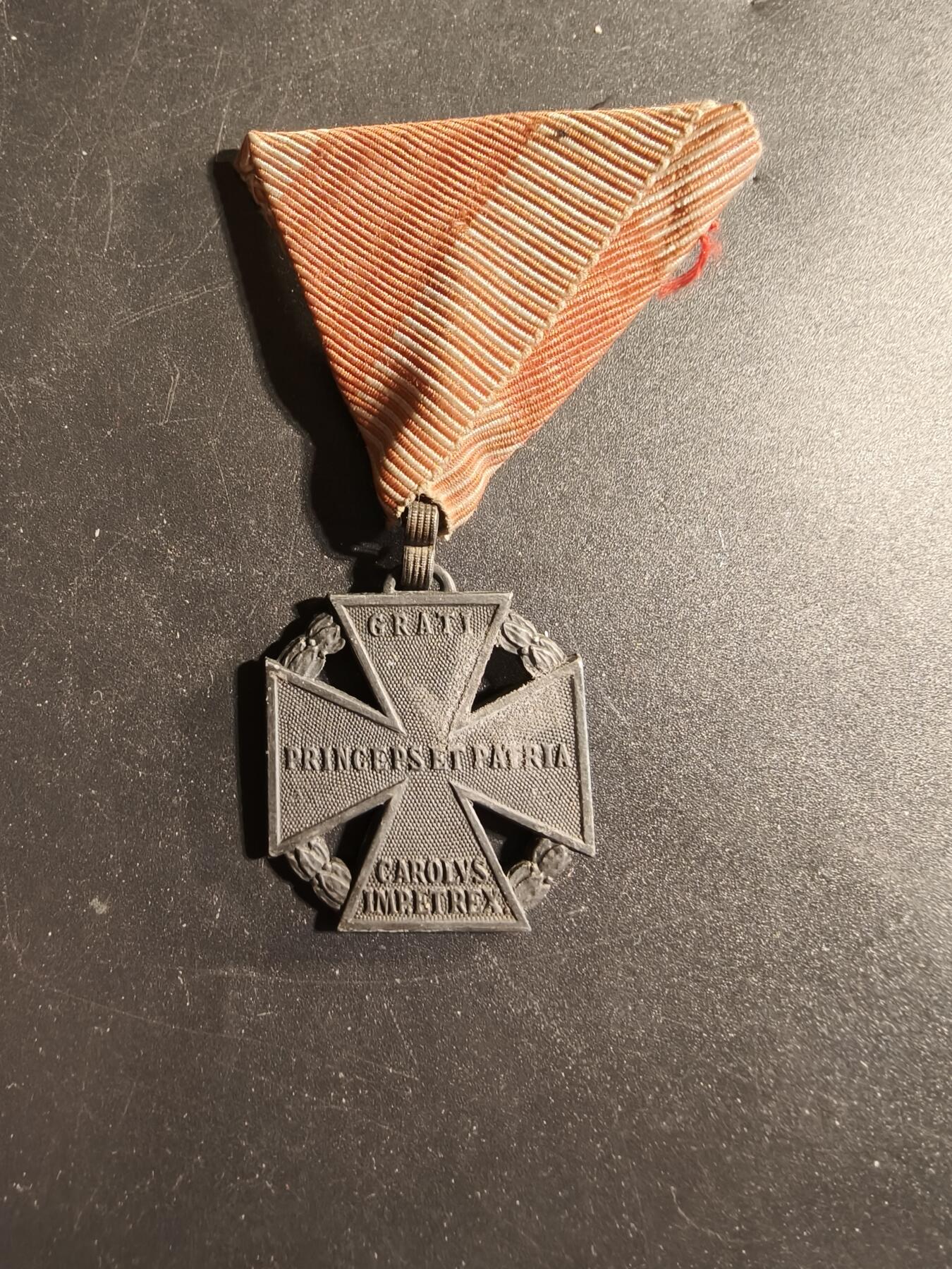 老王徽章第173期 奥匈帝国一战卡尔军团奖章