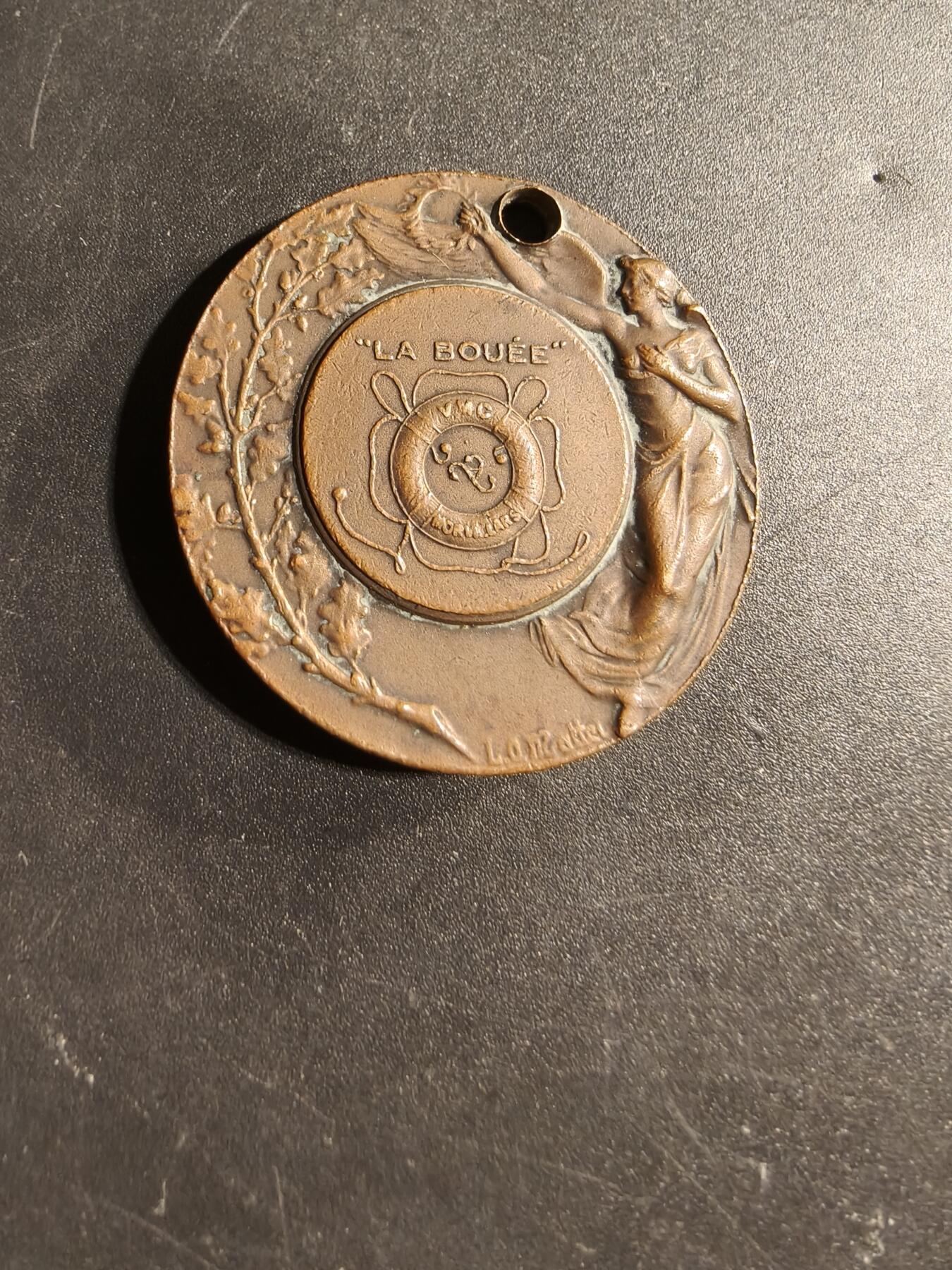 老王徽章第173期 法国垂钓者大铜章     直径36mm    重量22.1g      大师波特作品