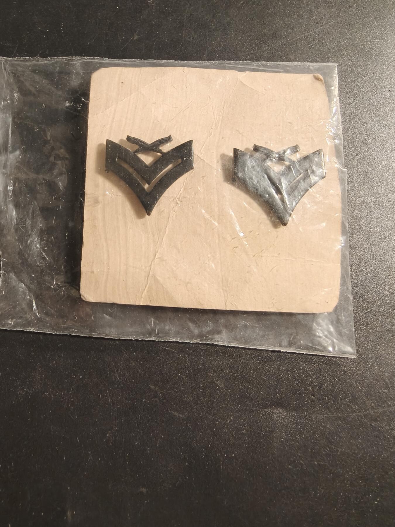 老王徽章第173期 美国海军陆战队E5中士金属军衔一组    原封未拆