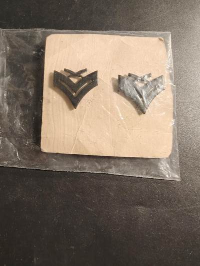 老王徽章第173期 - 美国海军陆战队E5中士金属军衔一组    原封未拆