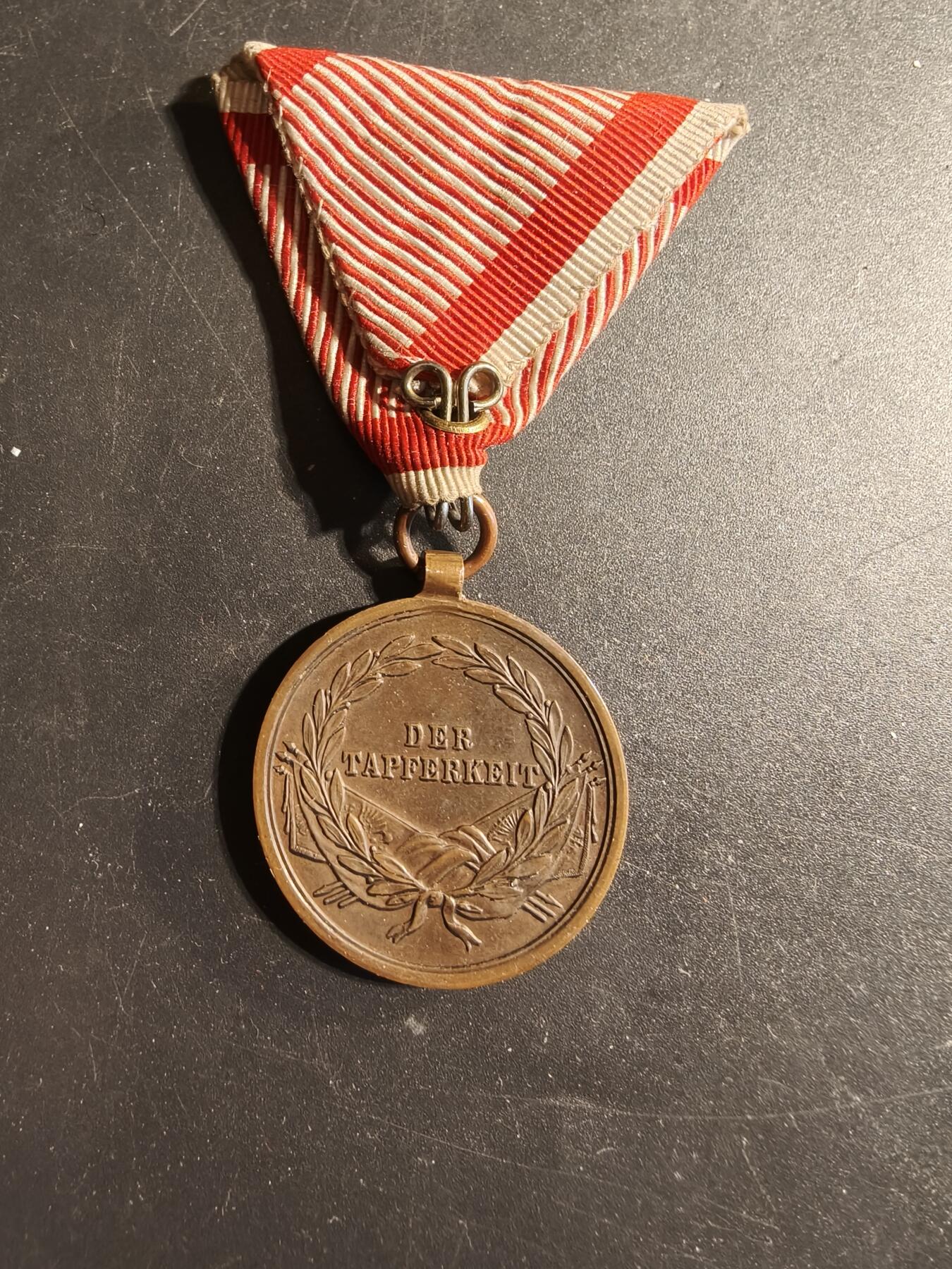 老王徽章第173期 奥匈帝国铜级勇敢奖章    弗朗茨版