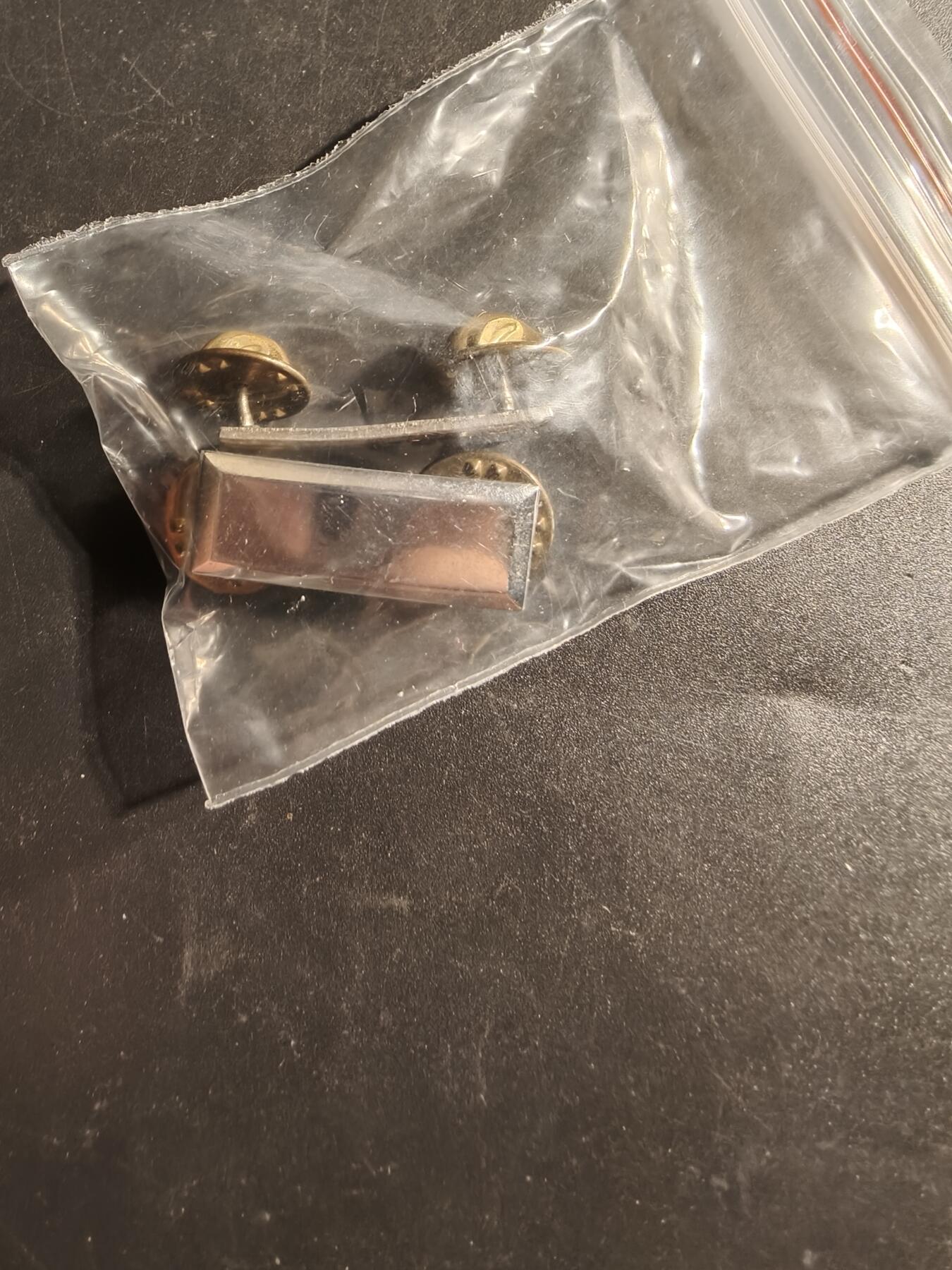 老王徽章第173期 美国陆军中尉金属军衔一组     带厂标