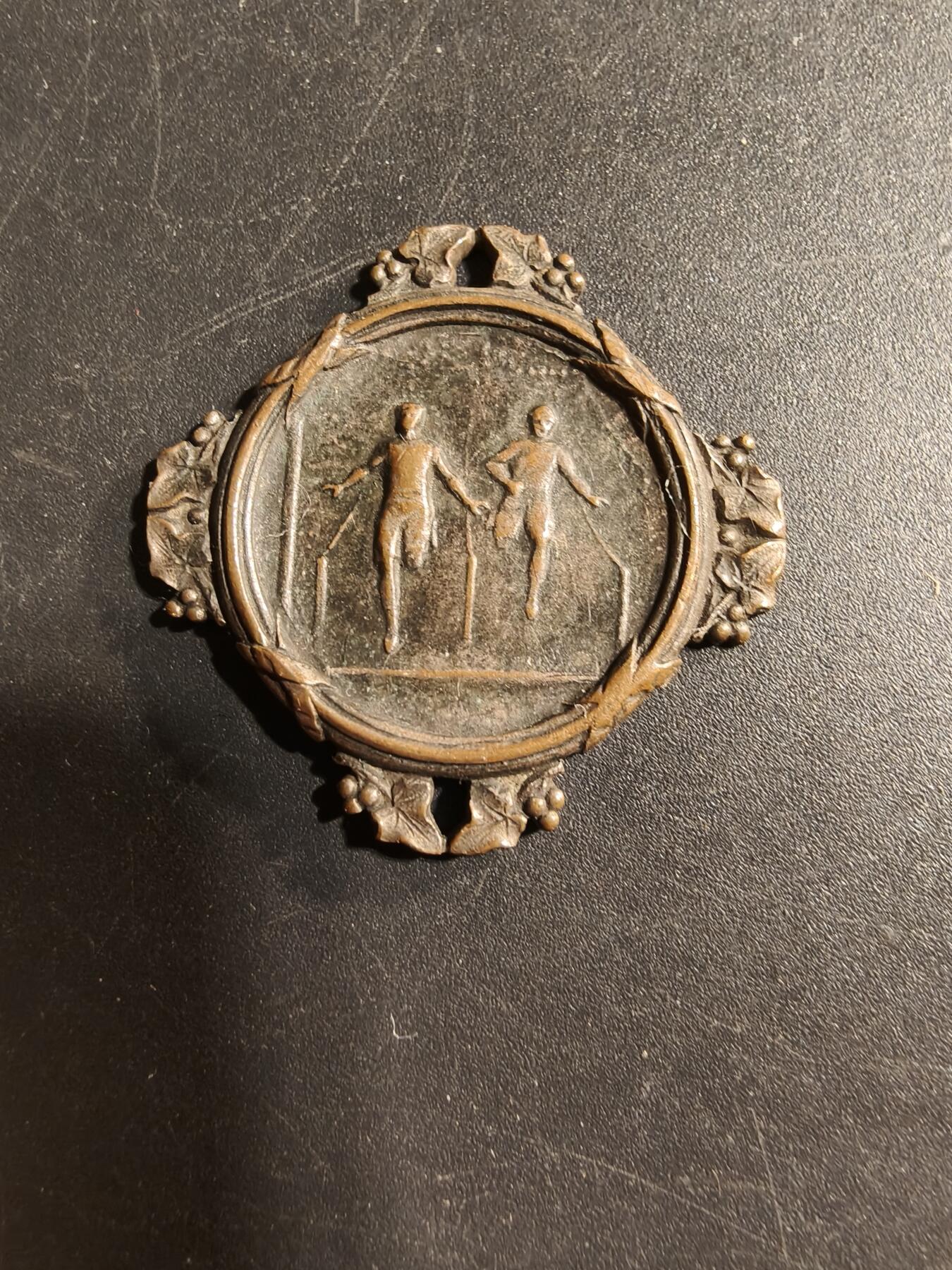 老王徽章第173期 法国田径比赛铜章    直径32mm    重量7.5g