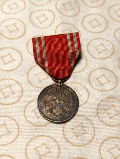 抚柳草堂-第五期章牌钱币（元旦欢庆场） 奖章勋章限时免佣 满百包邮 放漏专场 - 日本赤十字银章 昭和时期银质 重12.6g