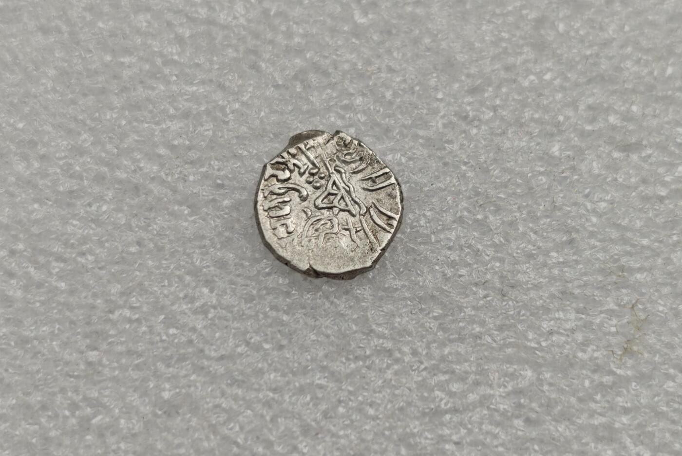 瓶子🏺第223期拍卖会  公元395年西萨特打制银币  西郡太守银币  正面国王背面山丘日月祭坛