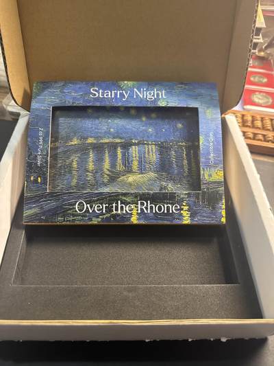 ❤️【币观天下】❤️ 第337期钱币拍卖- 2026.1.2周五晚上6点半场-长期征集拍品 - 乍得2022年世界名画系列 梵高 罗纳河上的星夜 35.5盎司大尺寸双金属彩色纪念币（金色）2盎司银+ 33.5盎司铜发行500枚