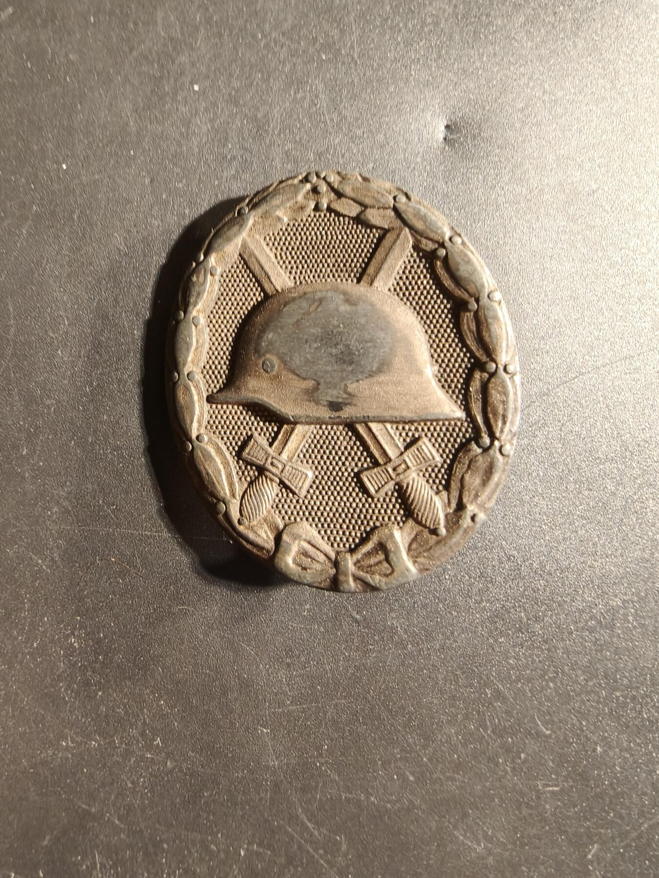 老王徽章第173期 德三银战伤奖章    磨标版   30厂