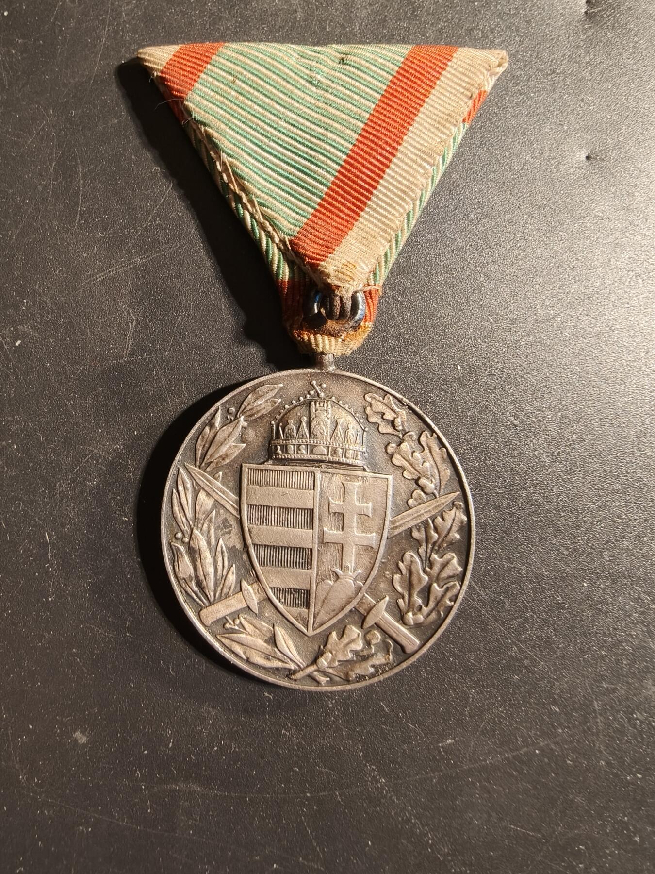 老王徽章第173期 匈牙利一战纪念章