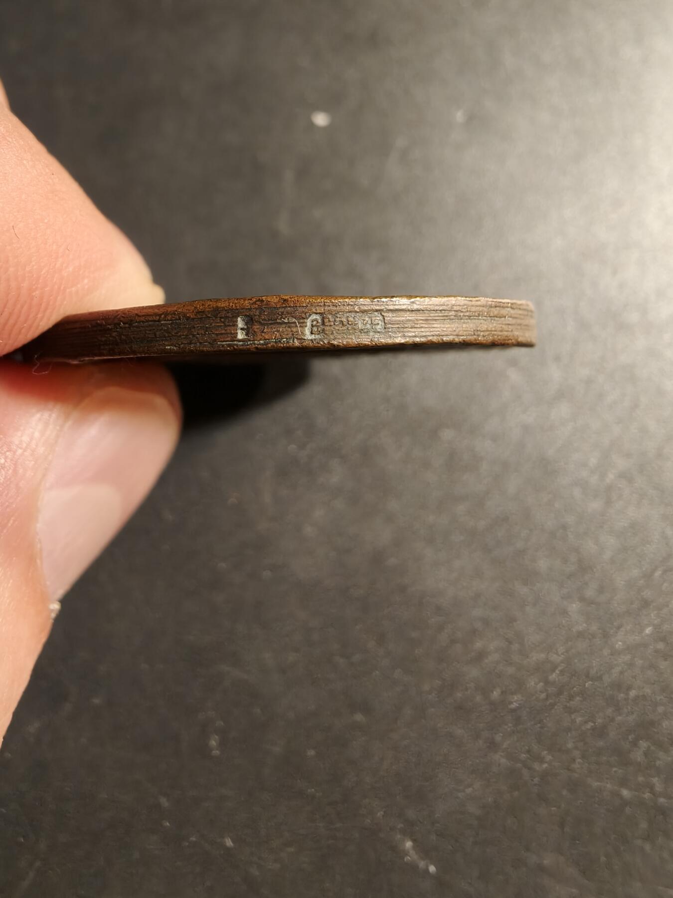 老王徽章第173期 法国垂钓者大铜章     直径36mm    重量22.1g      大师波特作品