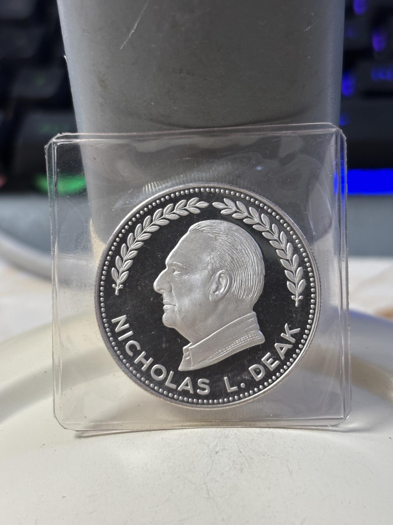 第186期拍卖 1978年尼古拉斯·戴克纪念银币，925银，直径32毫米，17.02克，银价283