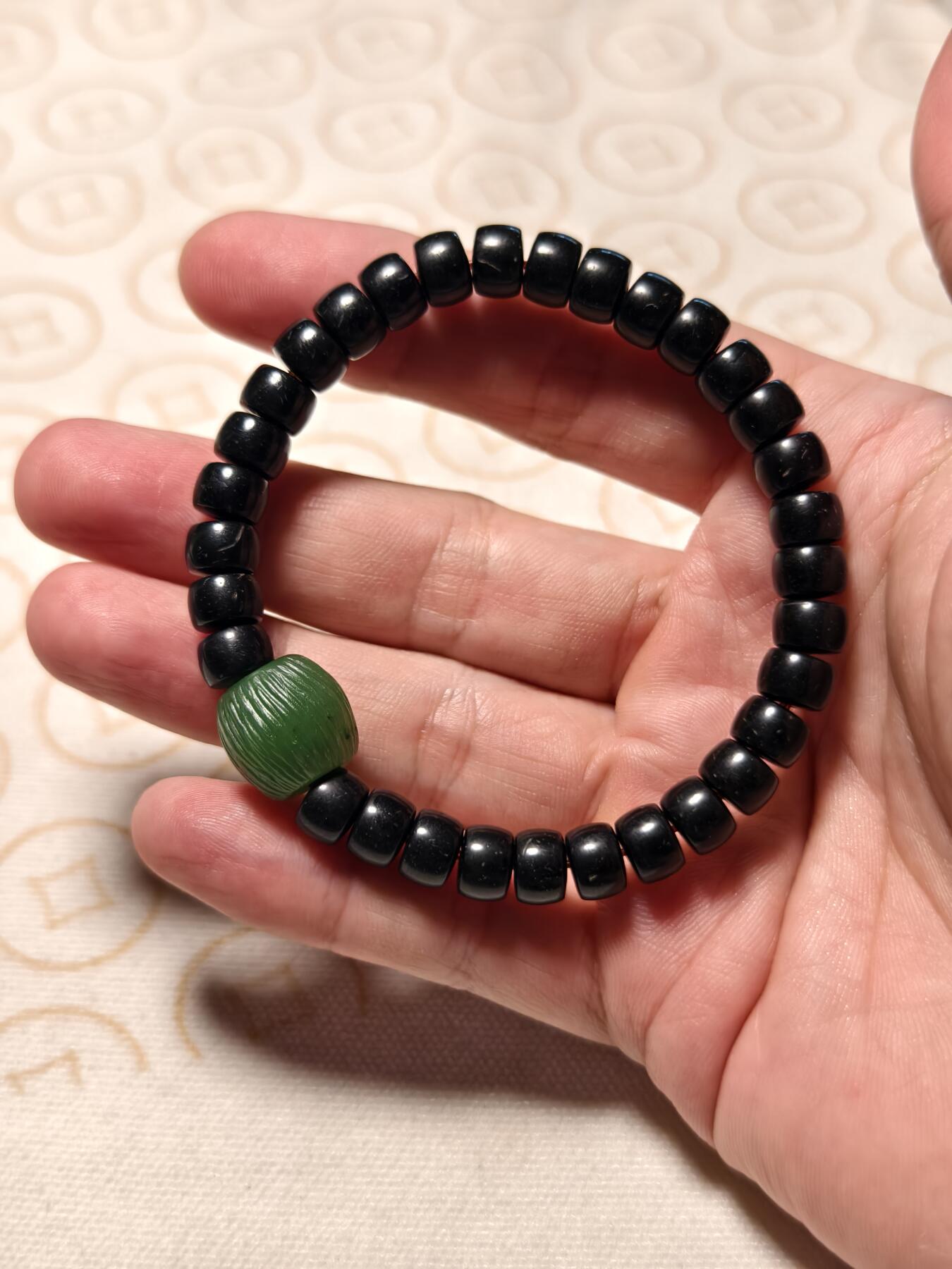 抚柳草堂-第五期章牌钱币（元旦欢庆场） 奖章勋章限时免佣 满百包邮 放漏专场 猴头纹和田碧玉配印尼金椰蒂  侘寂风私人定制款手作 和田碧玉13.5mm左右 椰蒂8*5mm 店主手做只此一条 所有材质皆永久保真