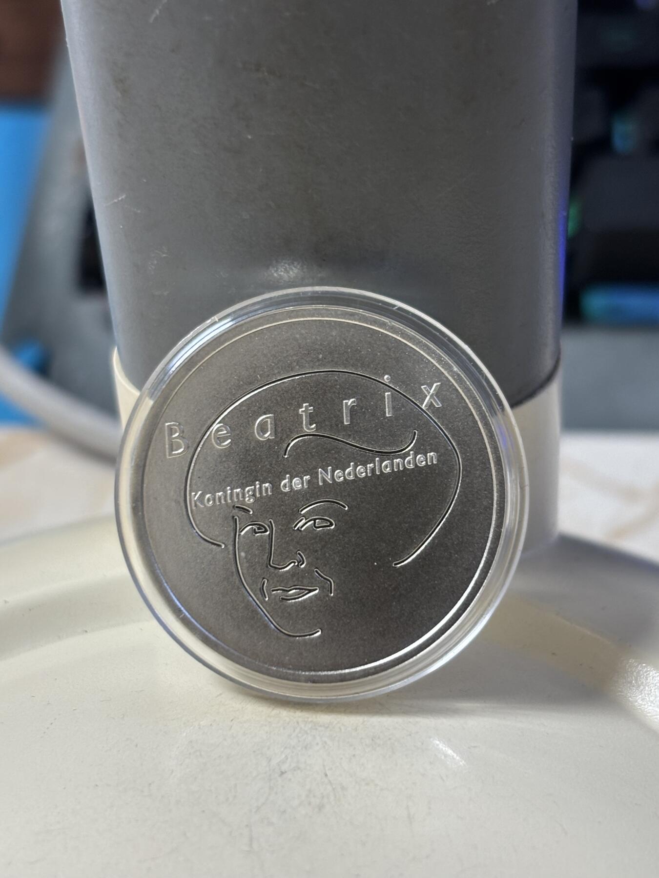 第186期拍卖 荷兰2004年欧盟东扩 欧洲之星 贝娅特丽克丝银币，11.9克，925银，有白斑，银价198