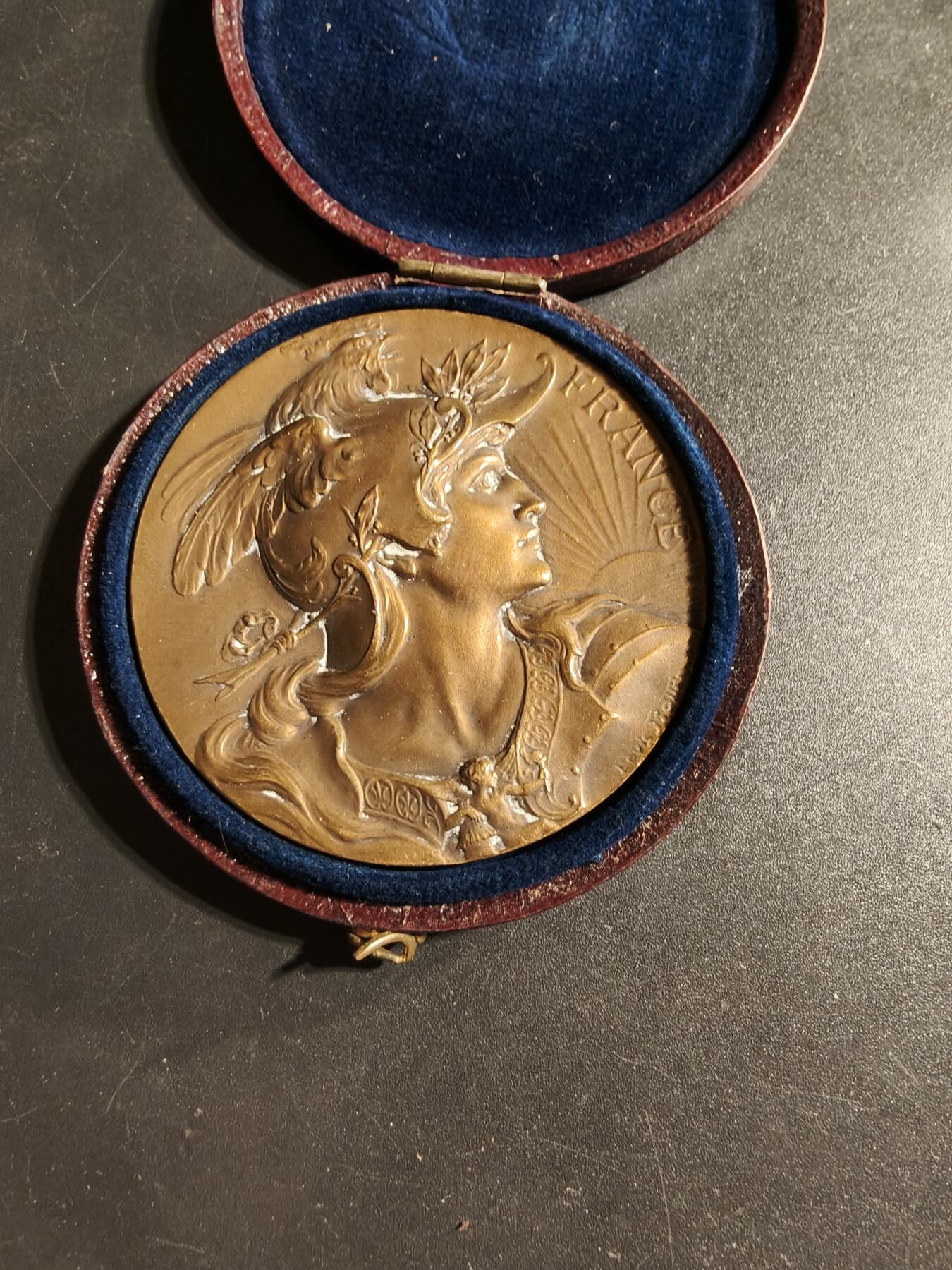 老王徽章第173期 法国床上用品工会大铜章     原盒     公鸡头玛丽安娜       大师波特作品       直径50mm      重量48.4g