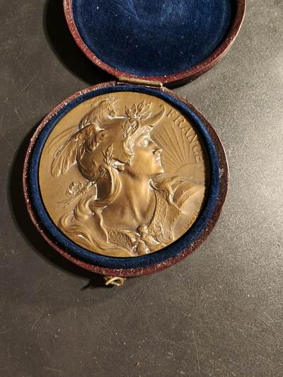 老王徽章第173期 - 法国床上用品工会大铜章     原盒     公鸡头玛丽安娜       大师波特作品       直径50mm      重量48.4g