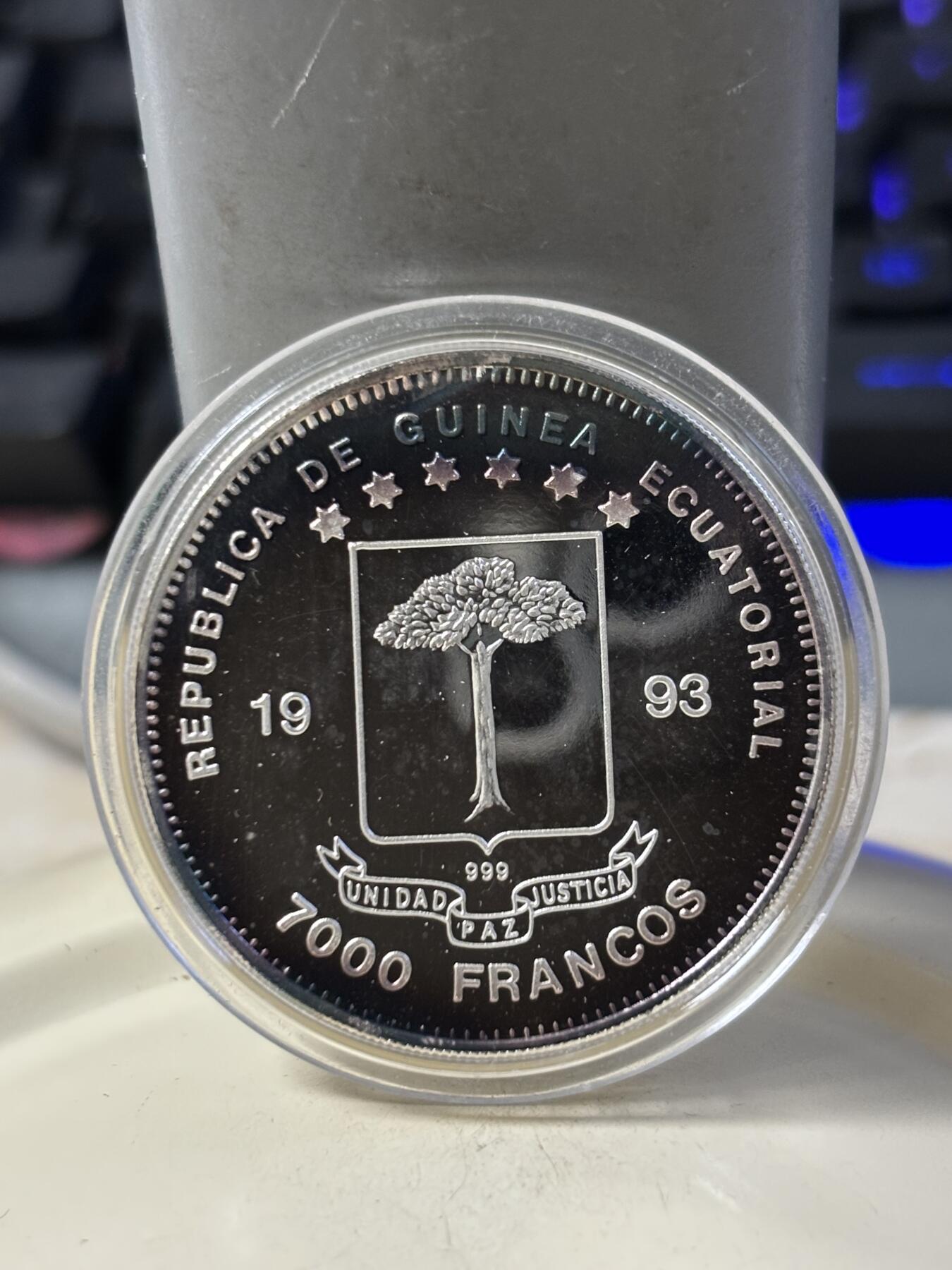 第186期拍卖 赤道几内亚1993年拯救地球恐龙彩色纪念银币，999银，20克，银价360，有氧化