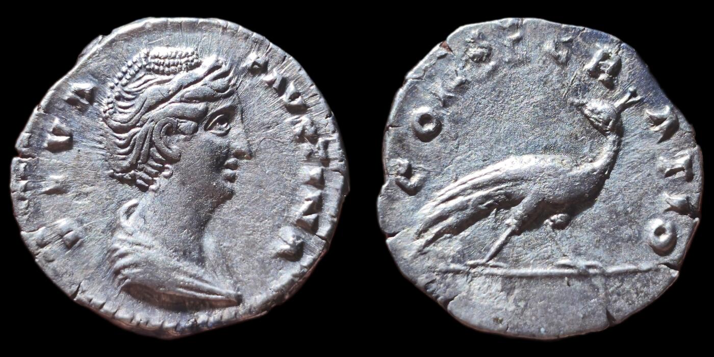 星盘世界钱币2026一月十日新年古典精品大拍 精彩纷呈 精美！古罗马帝国 - 安娜·伽列里娅·福斯蒂娜 (大福斯蒂娜) 第纳里银币 背面孔雀，这是非常经典的名誉品种，孔雀币也是非常受到藏家追捧的一类型，这一枚无论从表面还是打制来讲，都是绝对可以美美入藏的精品