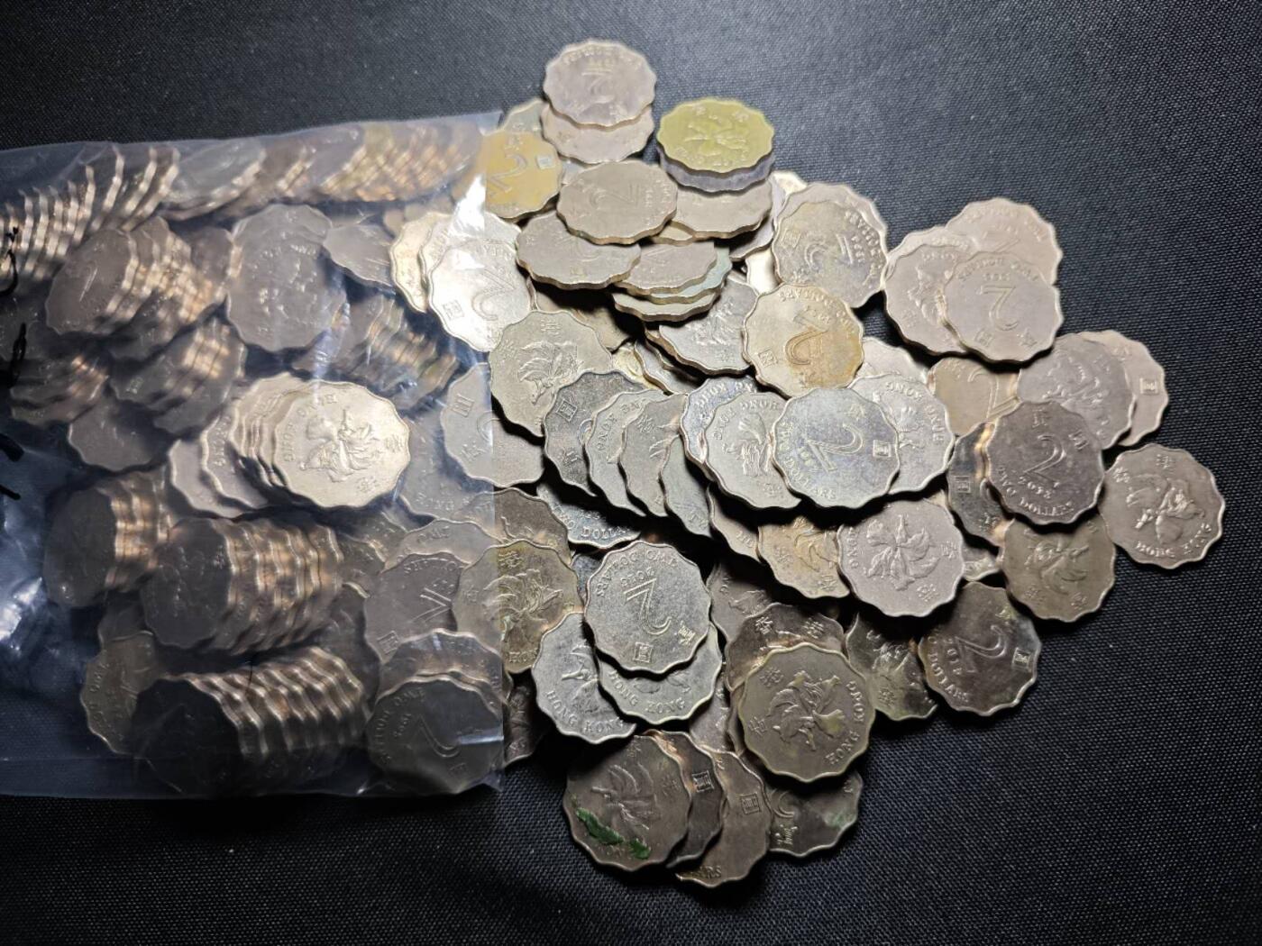 KK钱币收藏小铺 《套币 好品/批量散币专场》  2月预留时间 周末发货  香港2元236枚一组！