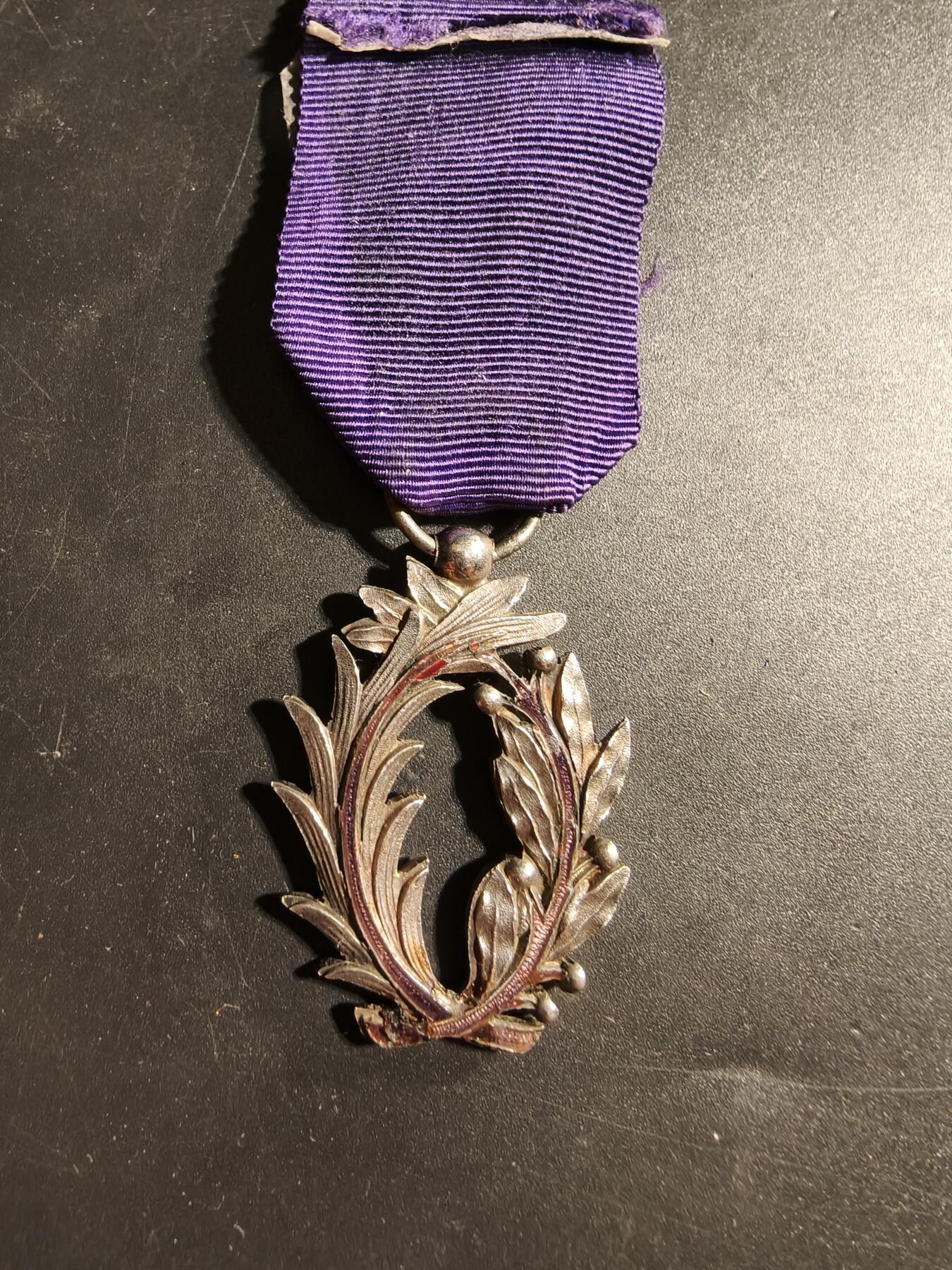 老王徽章第173期 法国骑士级棕榈叶勋章   原盒