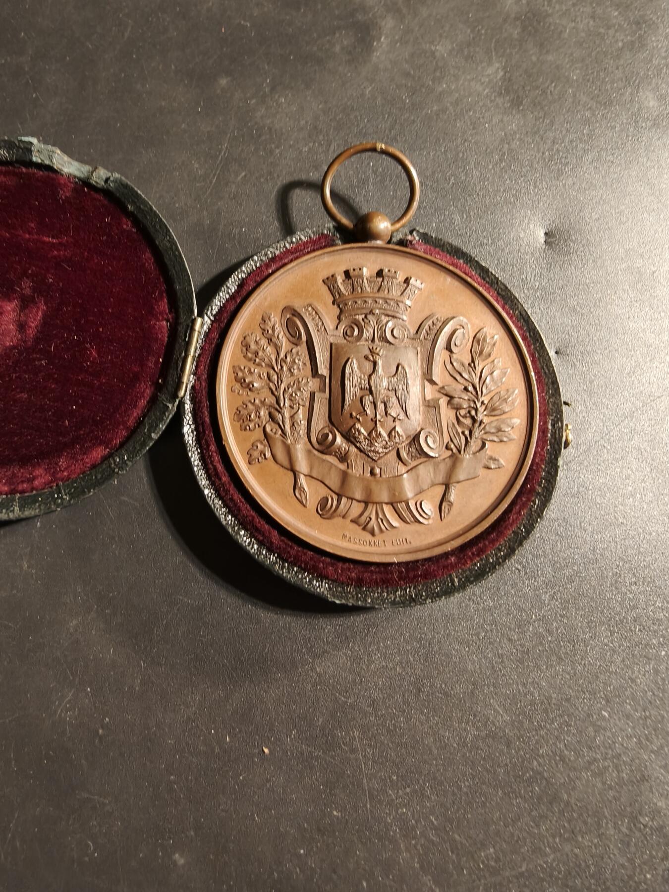 老王徽章第173期 法国1888年尼斯游艇俱乐部大尺寸铜奖章     原盒      直径50mm       重量59.8g