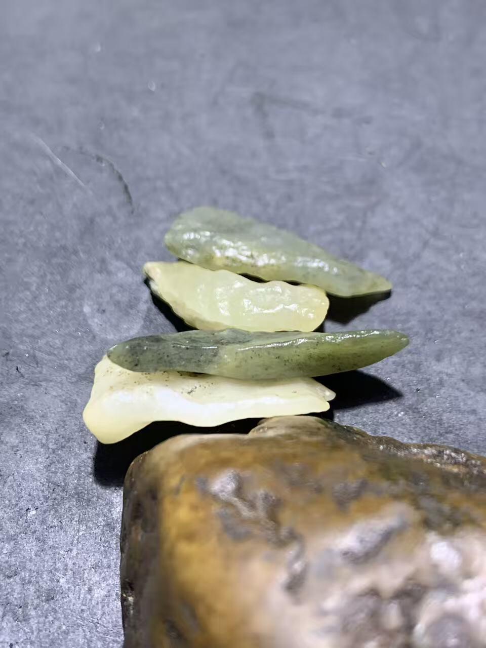 新疆戈壁料风化纹和田玉原石一组