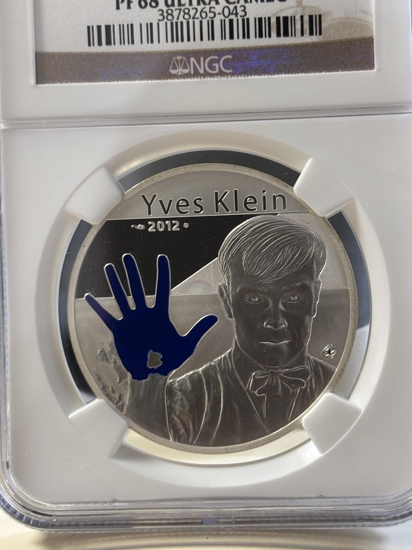 第186期拍卖 获奖币法国2012年伊夫克莱因“蓝手”彩色银币NGC-PF68，22.2克，900银，发行30000枚