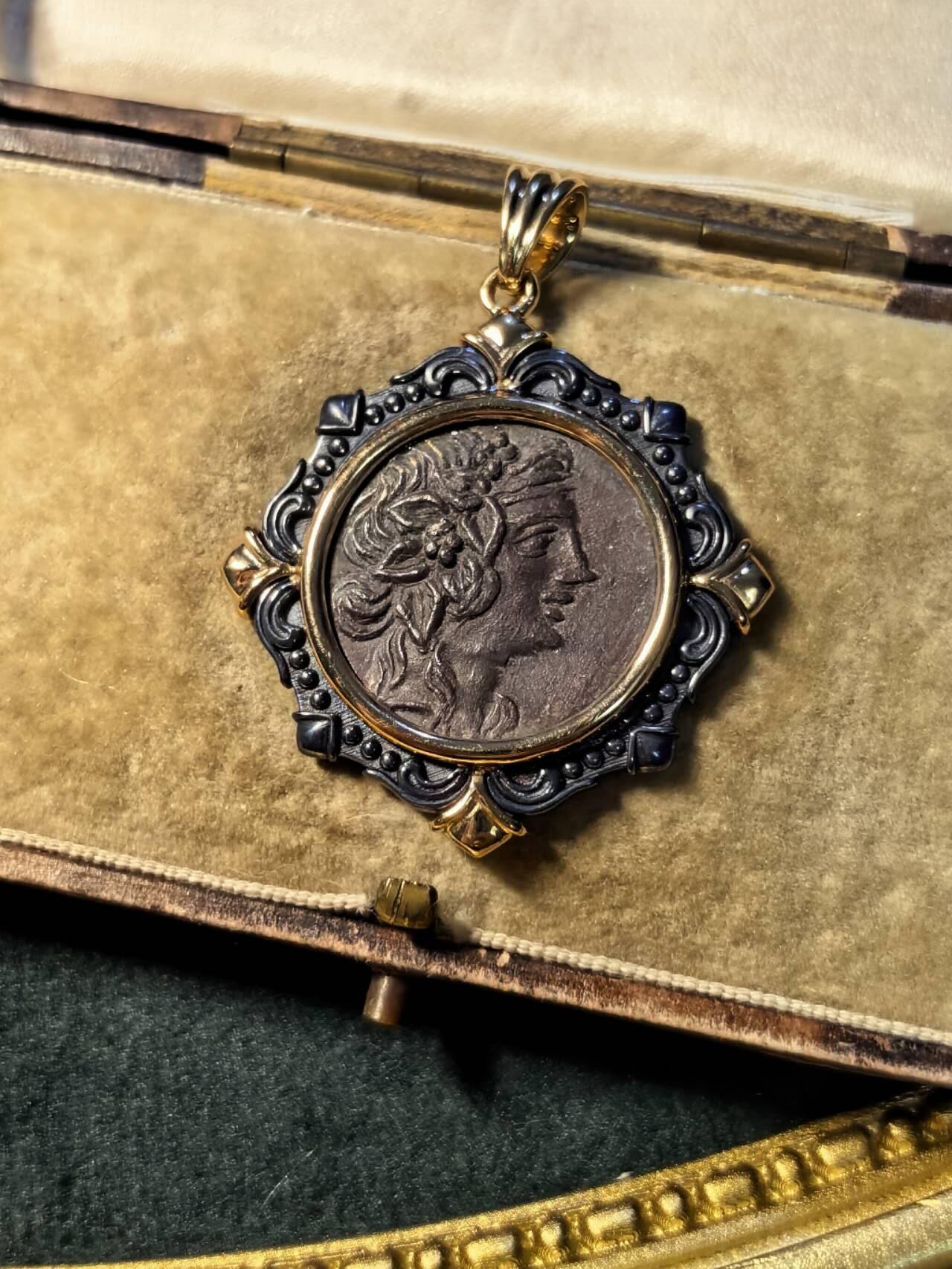 古希腊酒神古币吊坠