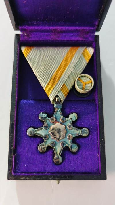 东亚勋章徽章主题拍卖5 - 勋八等瑞宝章 (银质)