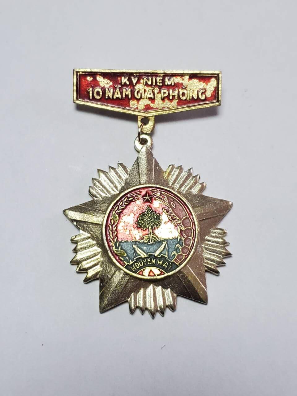 韵星假日拍卖第三十五期 -- Rimey Holidays Auction 34 越南社会主义共和国1987全国解放十年奖章 早期社会主义共和国奖章