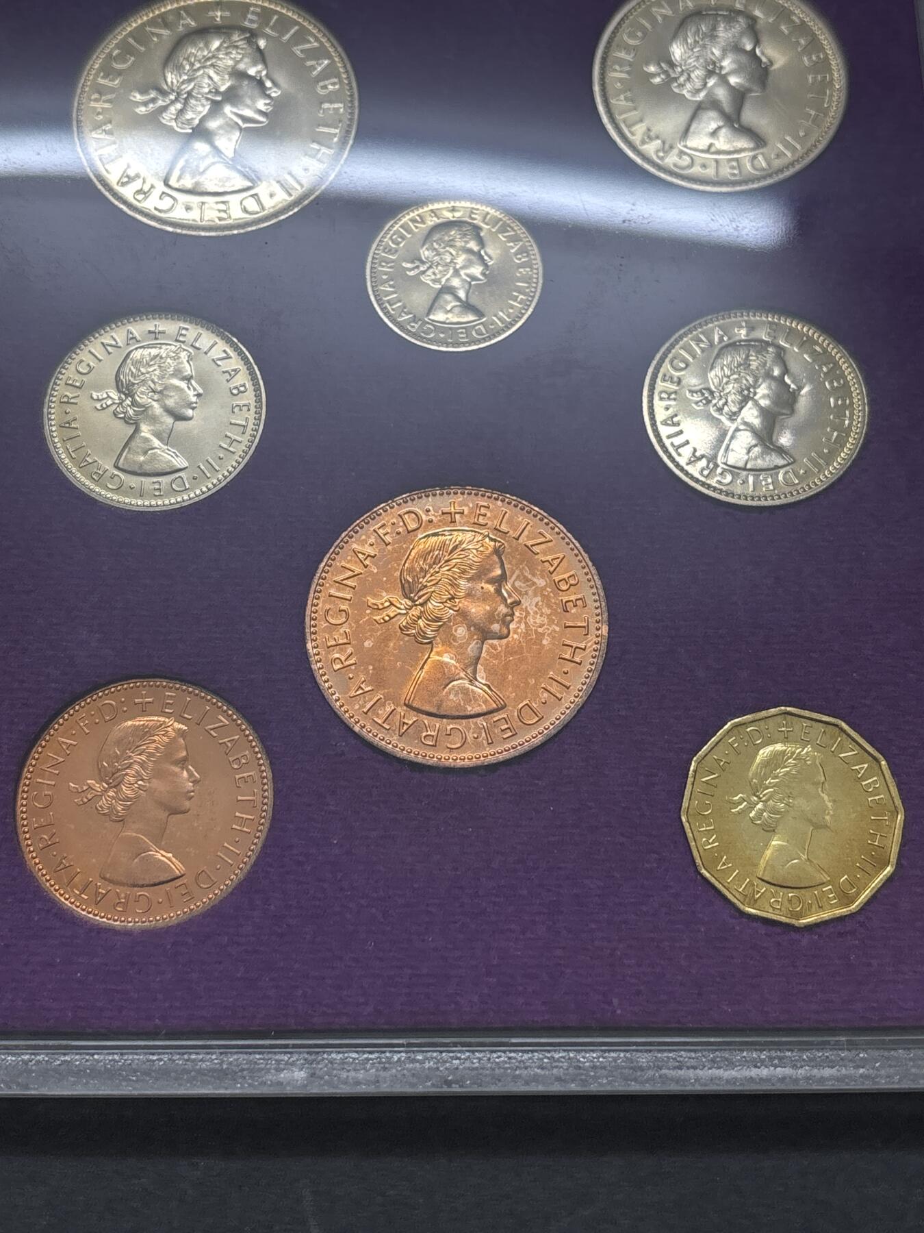 文馨钱币收藏 迎新纳福2026新年第一场（第 287 场）金银老铜币拍卖 原封原盒全新  1970 年英国货币改革前精制币带铜章一套，纸壳用的是 80 年的