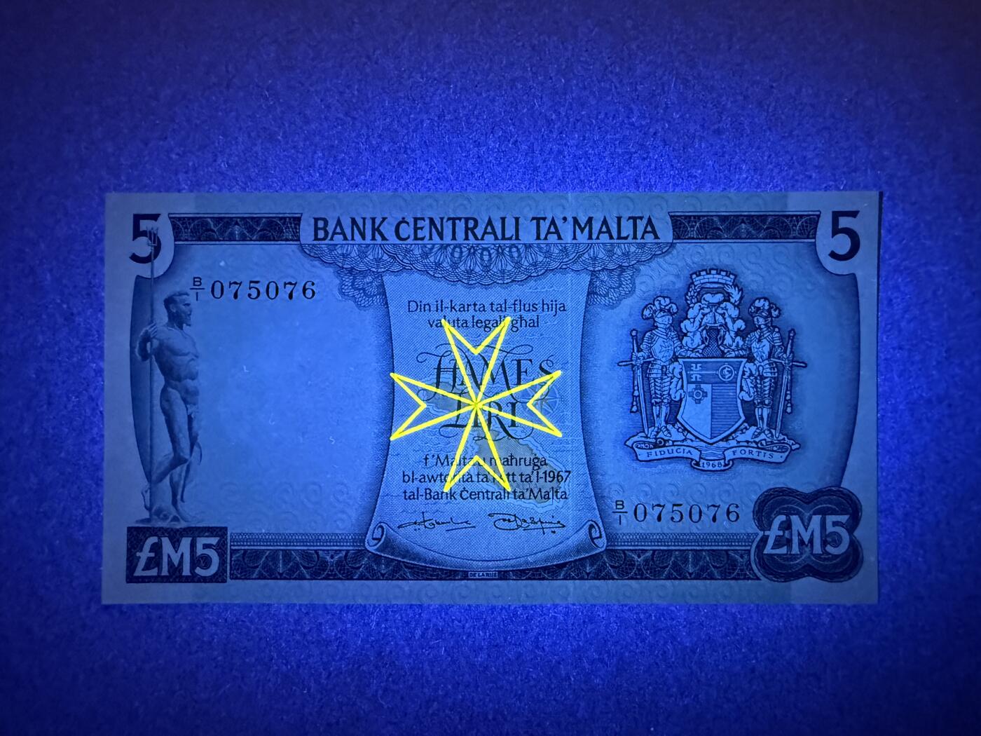 《艾美收藏》第227期-1.3周六外币黄金场-马年首拍 马耳他5里拉 UNC 1973年彩背 无4