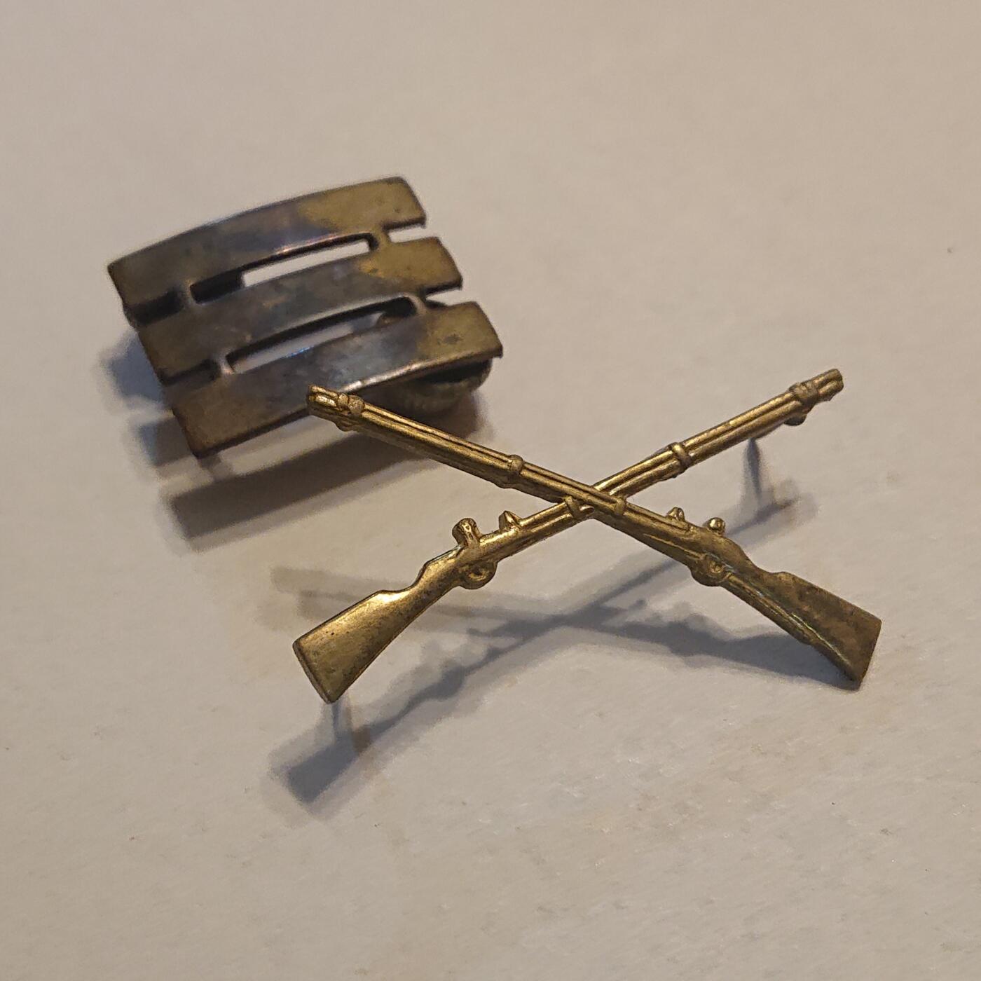 【第肆場】近代勋奖章徽章服饰杂项专场 民国步兵上尉阶级符号领花