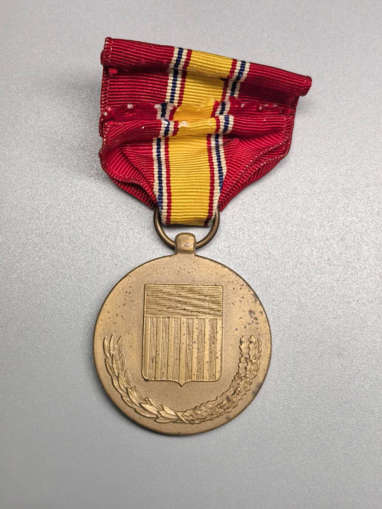 小驴勋章奖章收藏1月2日周五晚六点拍卖（珍爱和平，收藏战争，铭记历史，勿忘国耻，忠党爱国。有偿代拍，送拍规则在简介最后，参拍须阅读规则后再参拍，关系到运费包装发货时效真假辨别等关键信息，拍卖时不再发原图，看大图店主微信码在拍卖店铺介绍里） 美国国防奖章