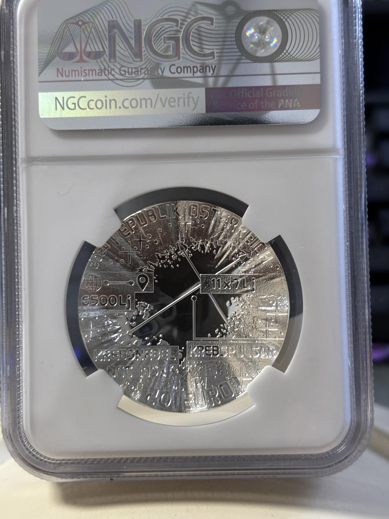 第186期拍卖 获奖币奥地利2024年宇宙之美系列超新星凹凸面22.42克彩色纪念银币NGC-PF69，925银，发行30000枚