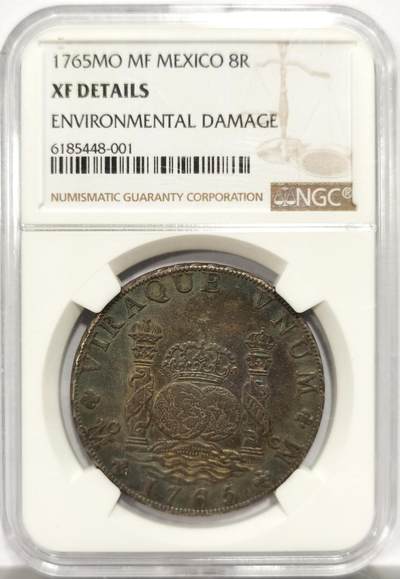 博洋堂“岁启嘉年”2026新年精品大拍专场暨第155期（全场包邮） - 西属墨西哥1765年卡洛斯三世8里亚尔地球双柱银币，原汁原味出土包浆，深色老皮壳之下隐约带底光，层次感很强，完全不是后期处理能做出来的效果。版式完整，柱、球、皇冠与文字均可清晰辨识，老味十足，收藏感直接拉满。原NGC XF砸盒，这种状态的8里亚尔，卖的就是“真”和“老”，越看越耐看。