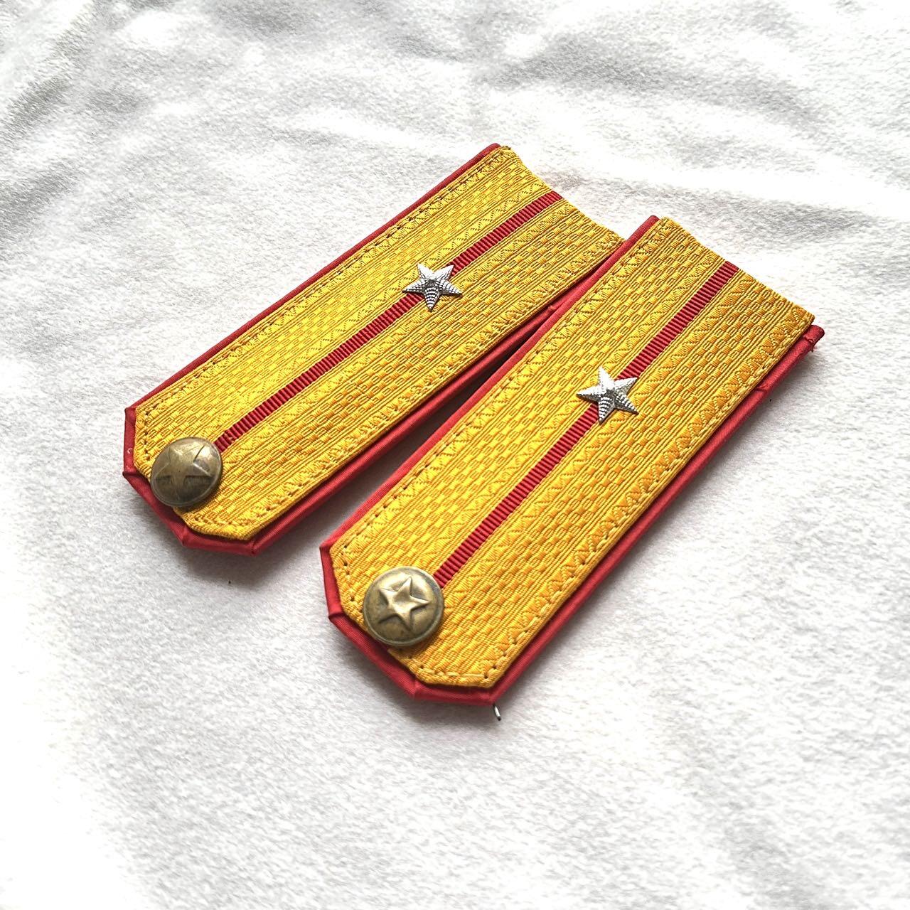 【第肆場】近代勋奖章徽章服饰杂项专场 朝鲜人民军肩章