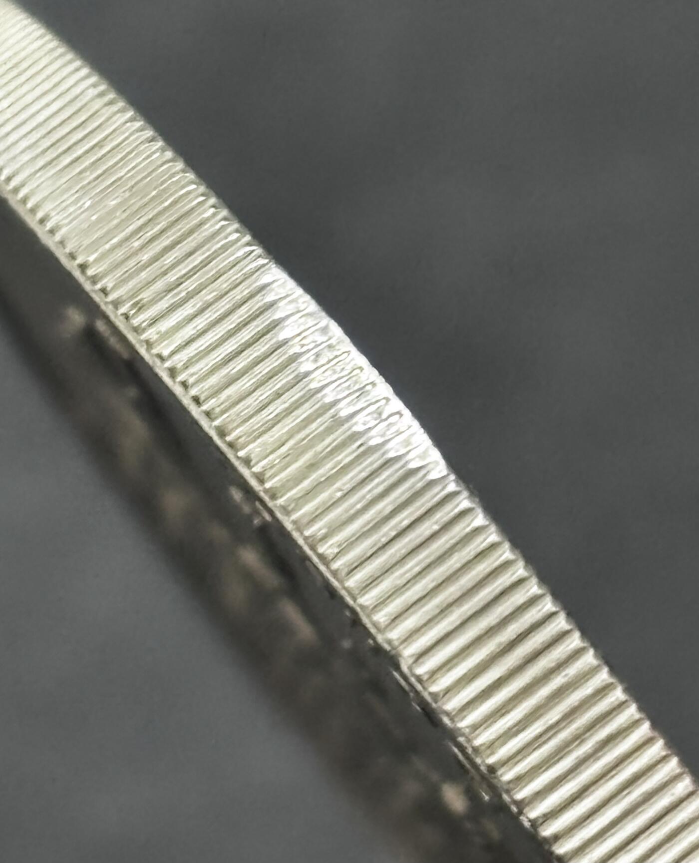 文馨钱币收藏 迎新纳福2026新年第一场（第 287 场）金银老铜币拍卖 原光品相 1974 年加拿大蒙特利尔第 21 届夏季奥林匹克运动会长曲棍球系列 10 元纪念大银币，48.6 克 925 高银，边上有一点小磕碰，品相可评级