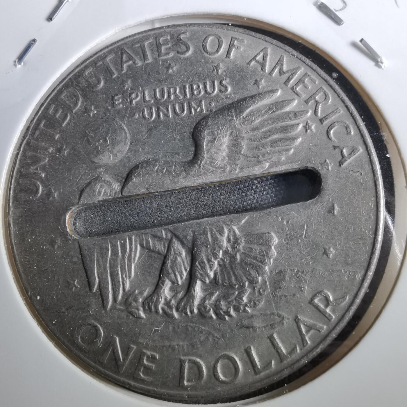 沼泽如烟--第950场 美国1978年一元中间有长条缝不知道干啥的