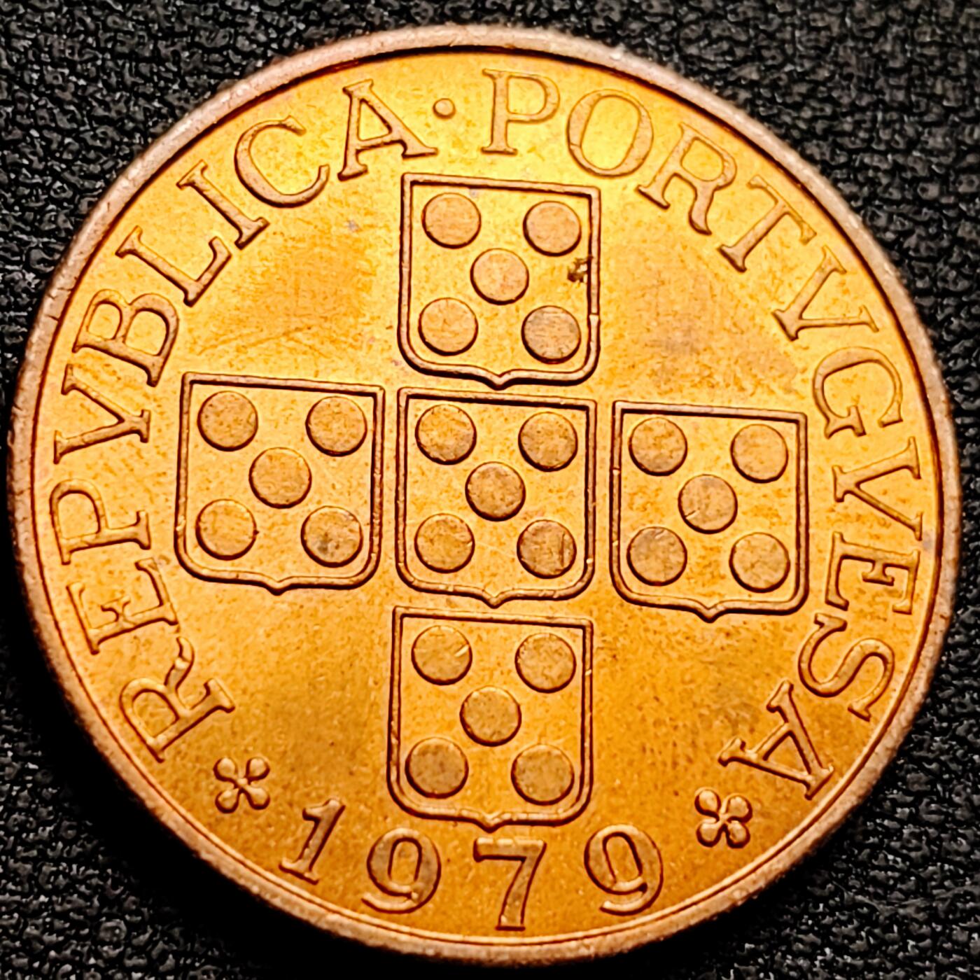 泉币菌-第160场-新年第三场 精品福利场 少见原铜光UNC 十字 葡萄牙1埃斯库多 1979年铜币26mm