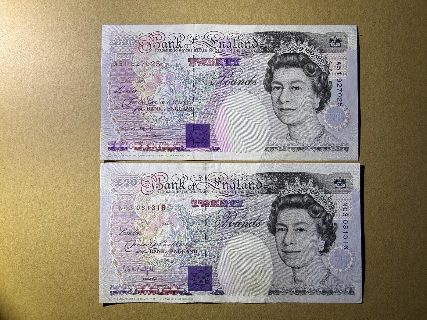 《艾美收藏》第227期-1.3周六外币黄金场-马年首拍 英格兰20镑2张 AU E序列皇冠版不同签名 汇率近400元 无4