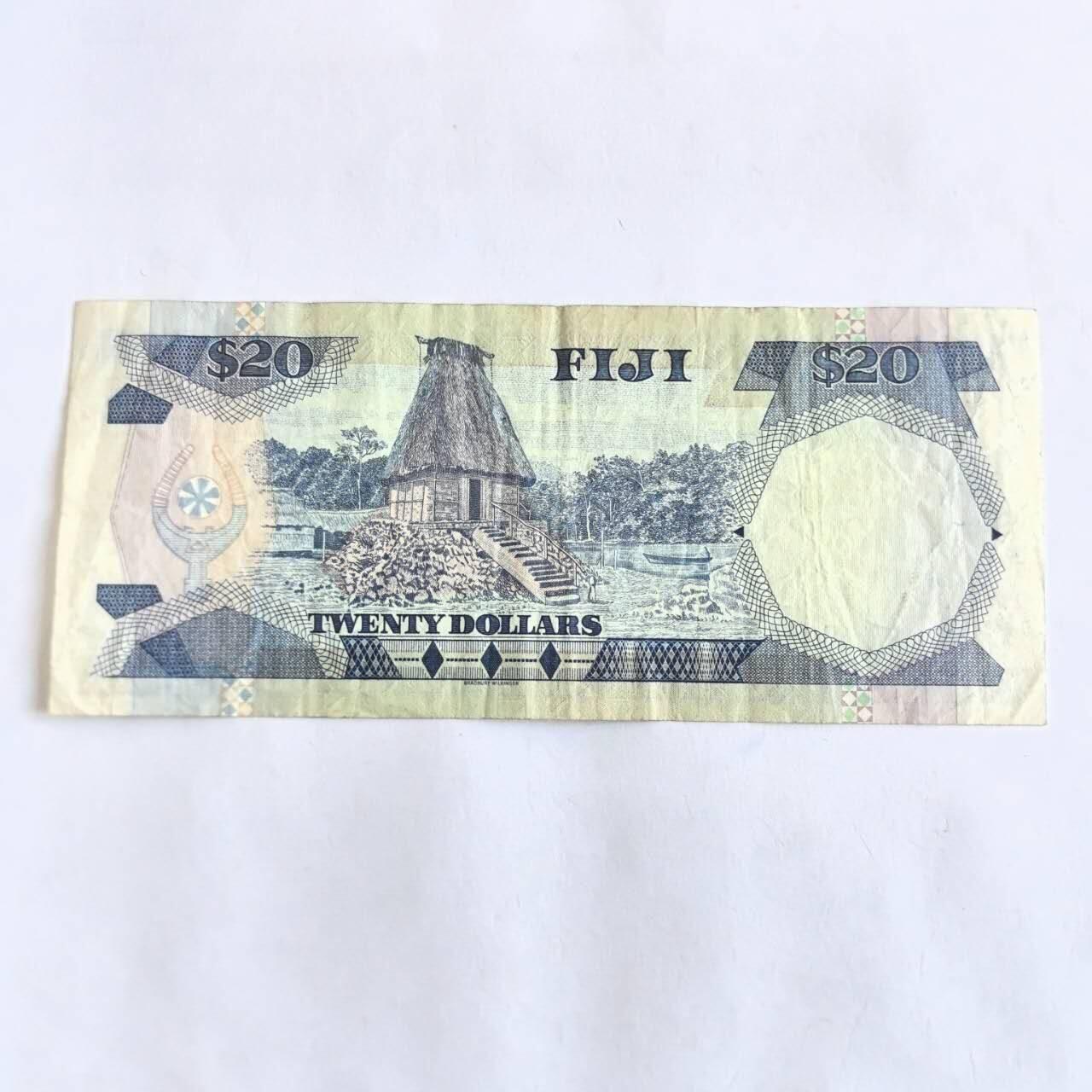 各国外币第106期 无佣金 斐济20元尾53（签名4）