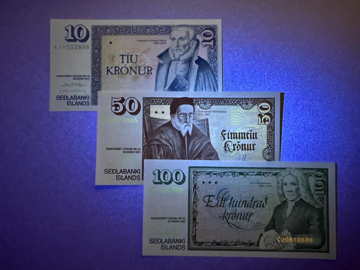 《艾美收藏》第227期-1.3周六外币黄金场-马年首拍 冰岛10、50、100克朗3张 UNC 全程无4