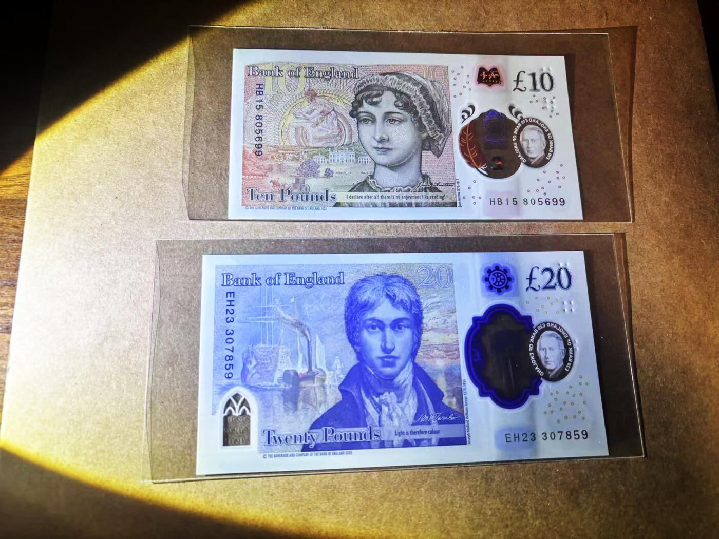 【Blue Auction】世界纸币精拍第771期——18级TOP拍卖/信誉/品质/专业/高效💫 【一组2张 含无47】英国 2024年10-20镑 全新UNC