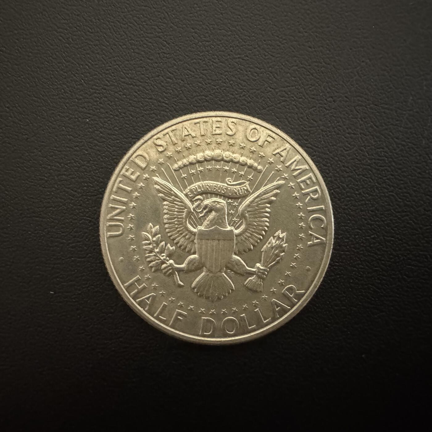 【铜匠收藏】★第135加场★客户代拍 银币场。不寄存，150包邮。不满150元，支付5元运费。《接受代拍 代送NGC评级》 美国肯尼迪1964年半美元高银精制银币 12.5g 90%银 unc