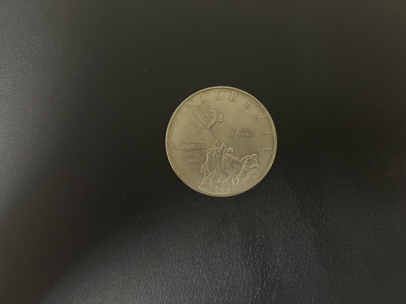 【铜匠收藏】★第135加场★客户代拍 银币场。不寄存，150包邮。不满150元，支付5元运费。《接受代拍 代送NGC评级》 美国海军陆战队成立230周年纪念1美元银币 26.7g 90%银 非全新有氧化