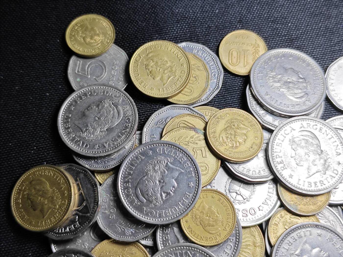 KK钱币收藏小铺 《套币 好品/批量散币专场》  2月预留时间 周末发货  阿根廷散币一组64枚